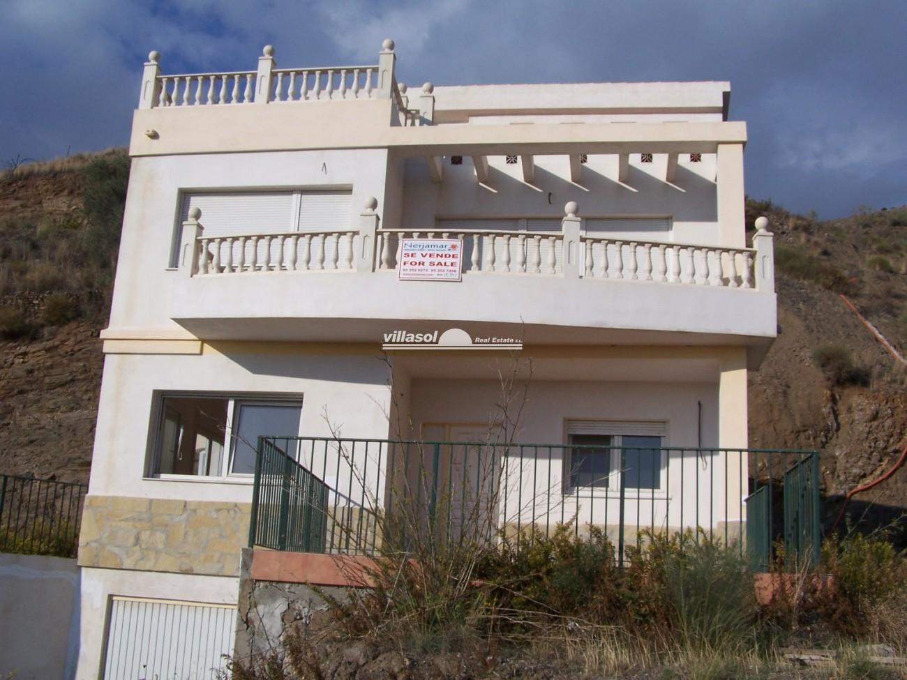 Detached House for sale in Arenas, Málaga, Spain