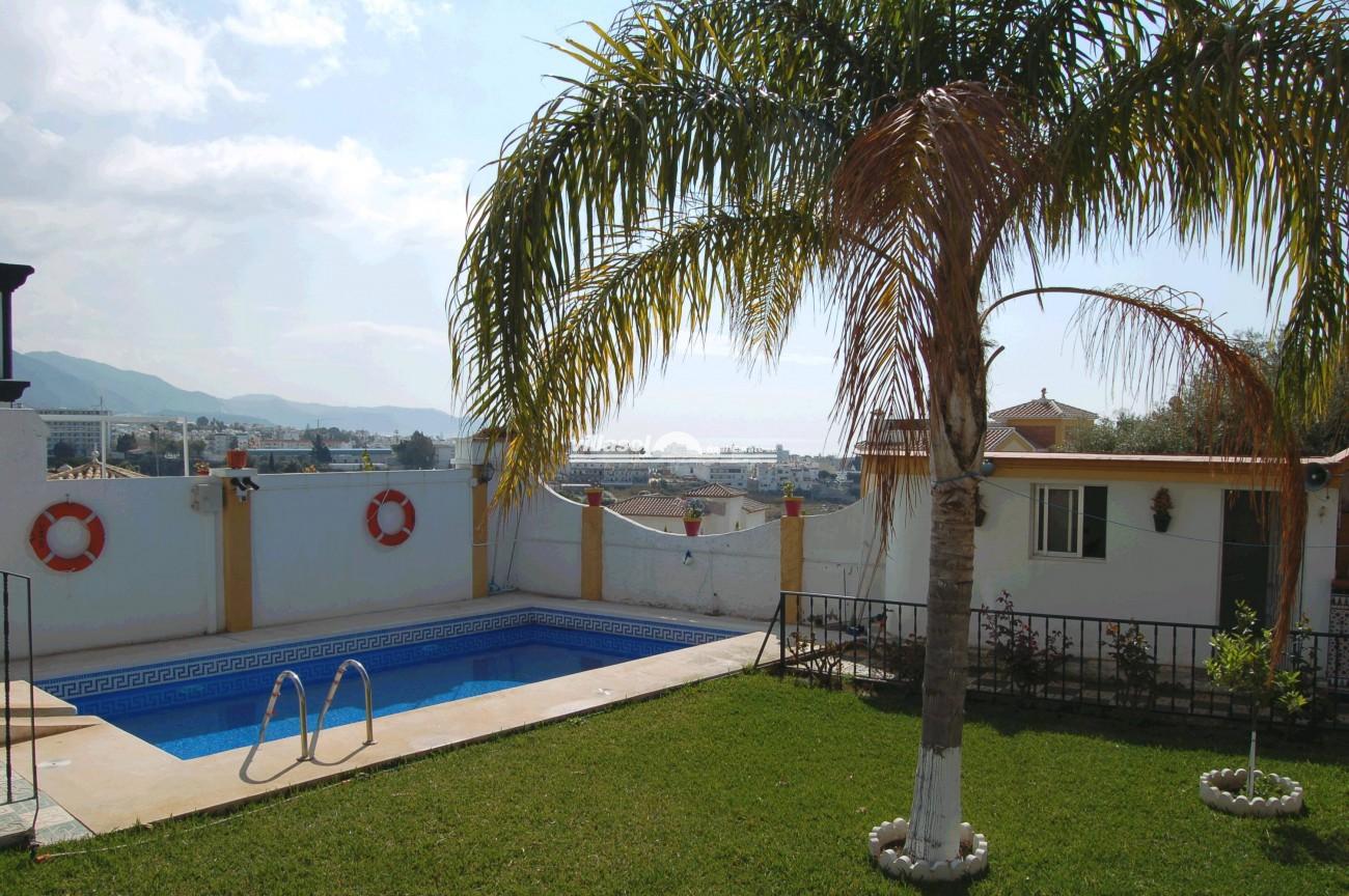 A wonderful detached 6 bedroom villa with 360ºv views to the sea and mountains , for sale in Nerja