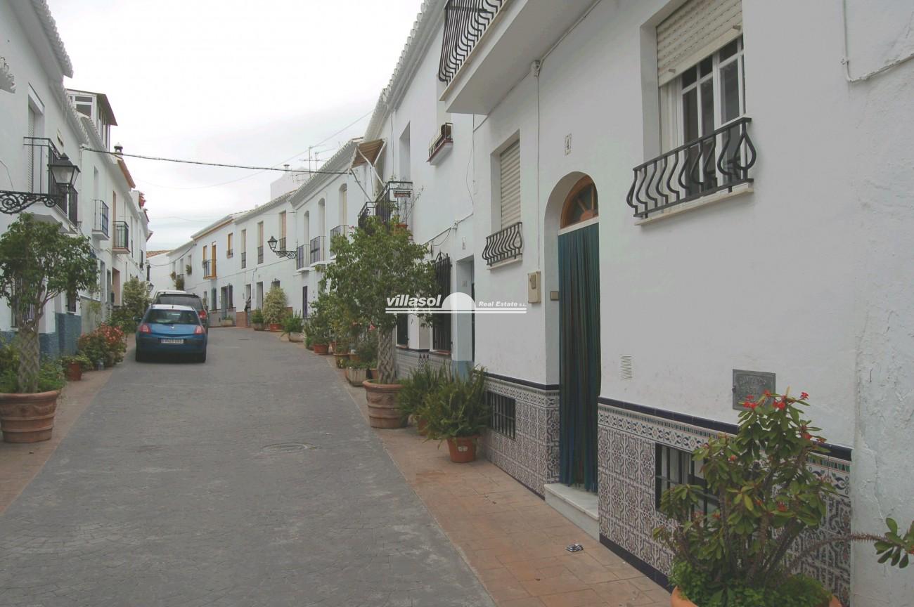 3 bedroom Townhouse with garage for sale situated in Torrox