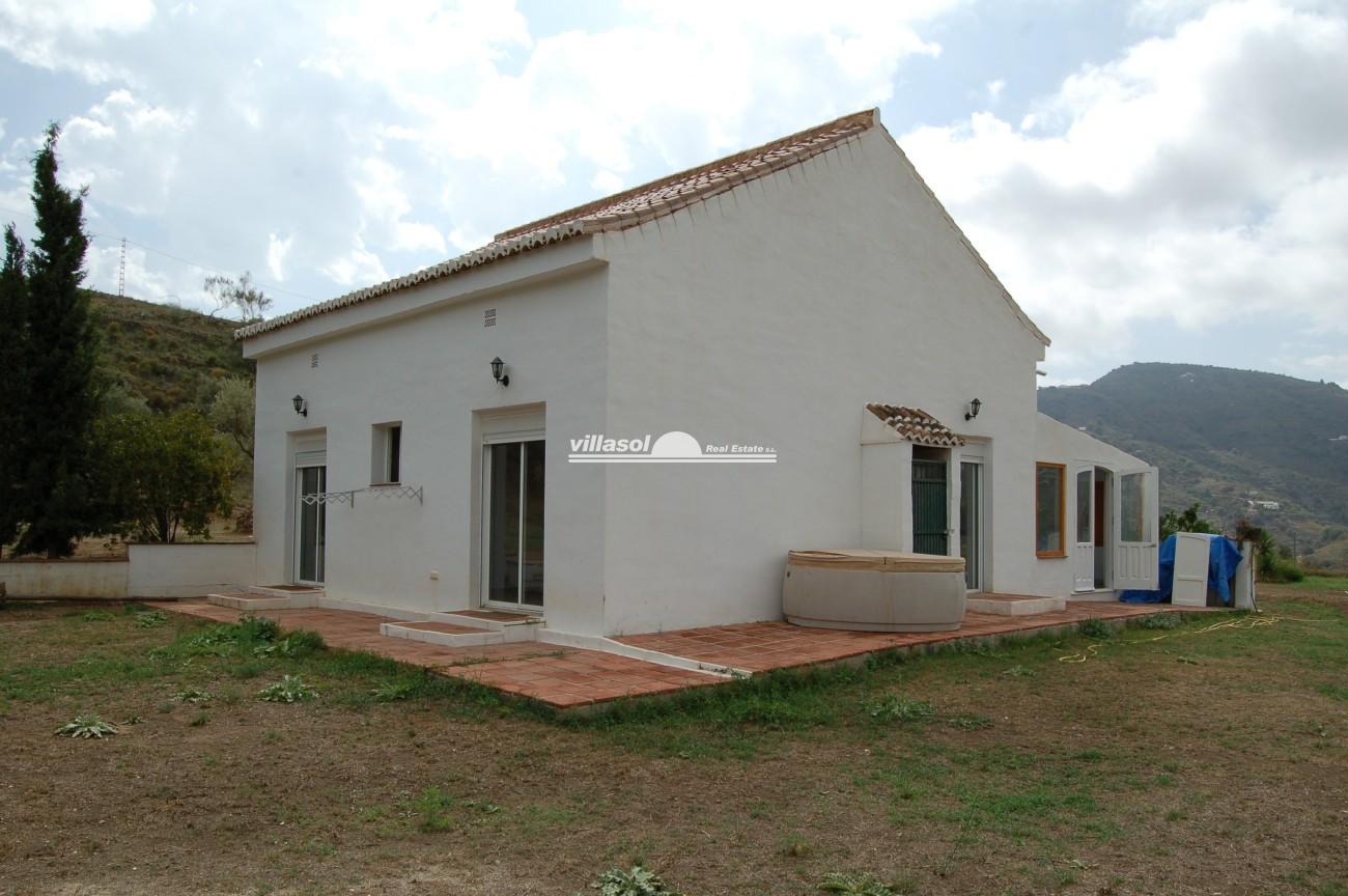 Cortijo for sale in Frigiliana, with stables for horses