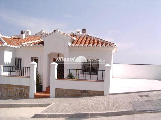 Well Presented 3 Bedrooms Semi Detached Townhouse For Sale In Frigiliana
