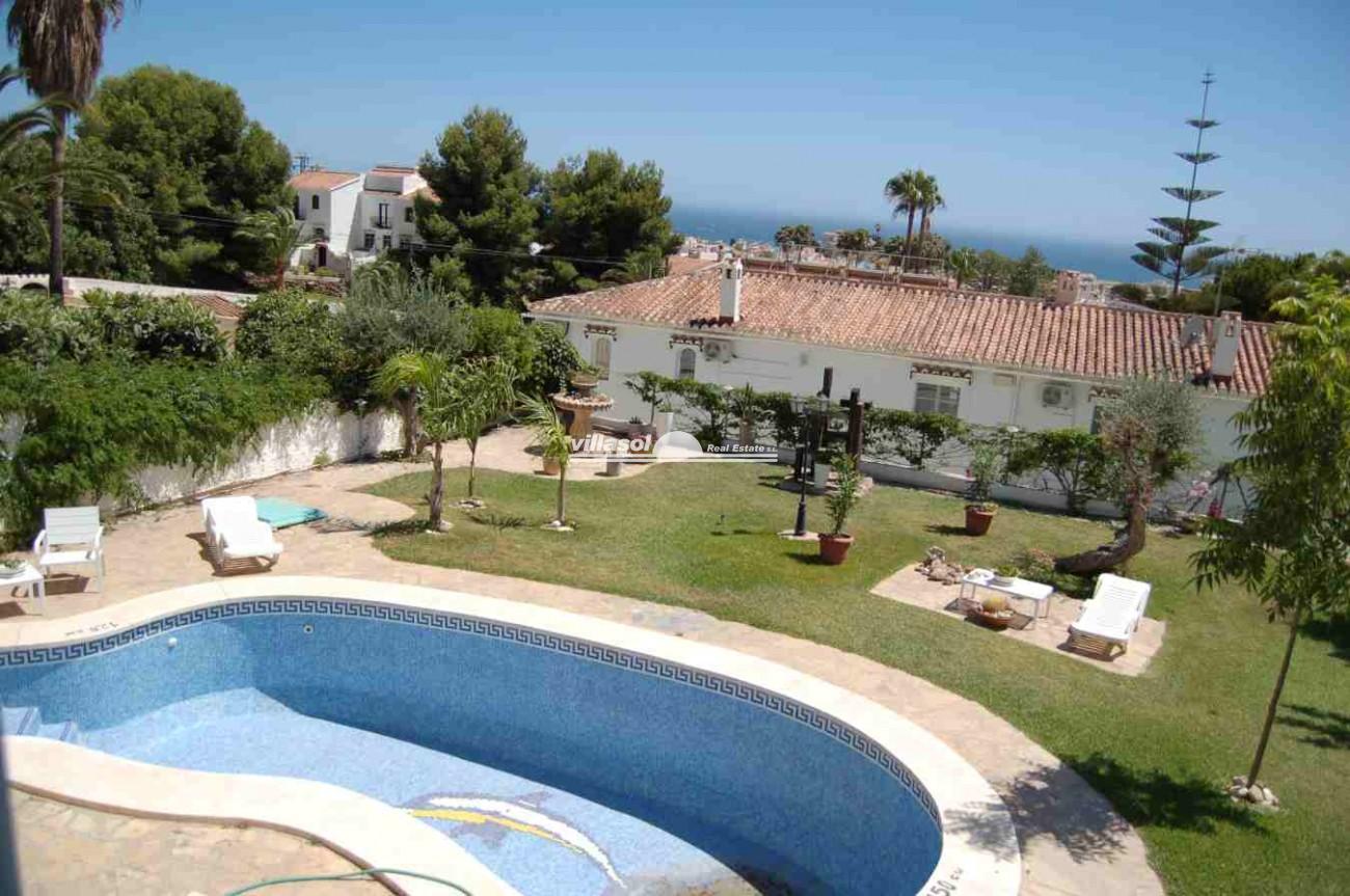 Beautiful Detached 6 bedroom villa For sale in Nerja could be used as a bed and breakfast or mini hotel