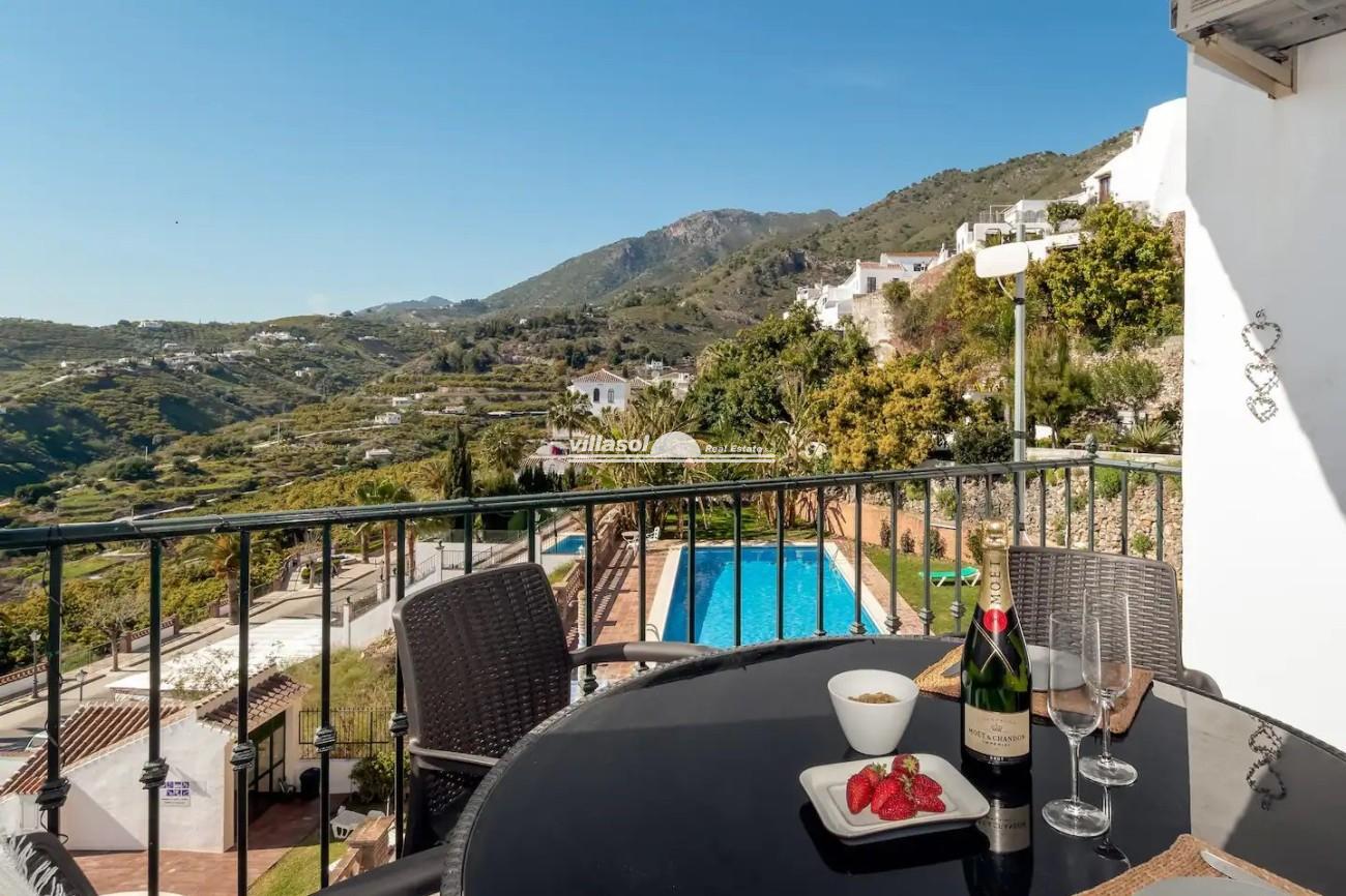 Apartment In The Centre of Frigiliana For Sale