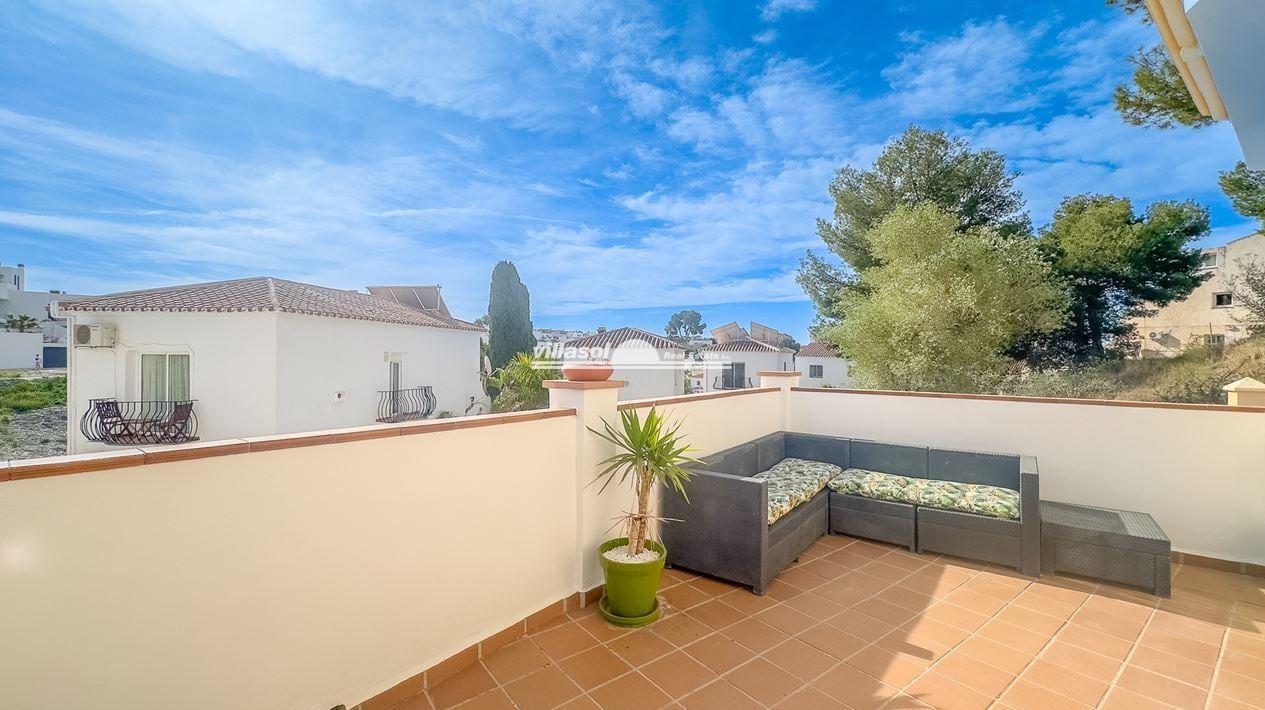 Fantastic townhouse with community pool For Sale In Nerja