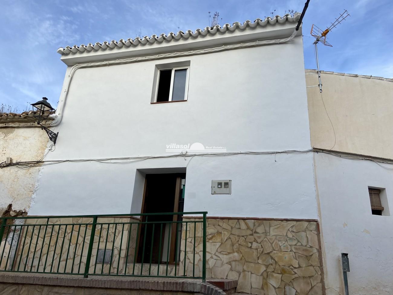 Village/town house for sale in Riogordo, Málaga, Spain