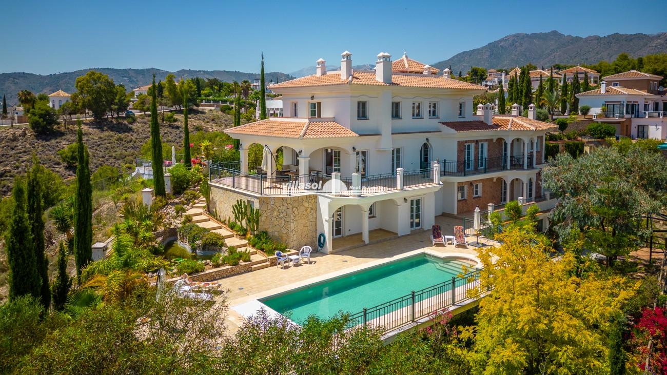 Villa for sale in Frigiliana, Málaga, Spain